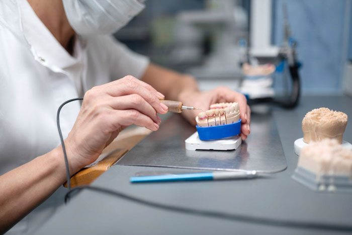 labo sản xuất răng sứ Thái Bình