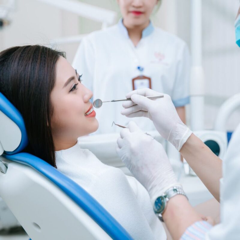 Hàn răng có đau không? Tìm hiểu ngay trước khi thực hiện 2 Các yếu tố ảnh hưởng đến cảm giác đau khi hàn răng