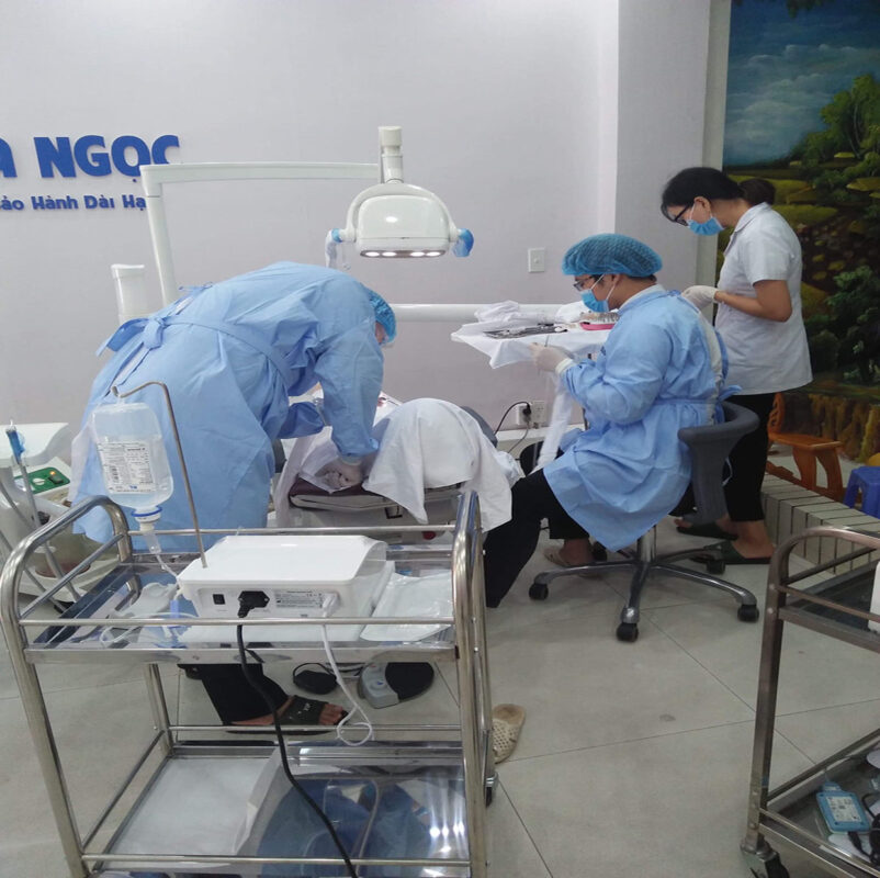 Nha Khoa Ngọc địa chỉ hàn răng cửa bị mẻ uy tín tại Hưng Yên