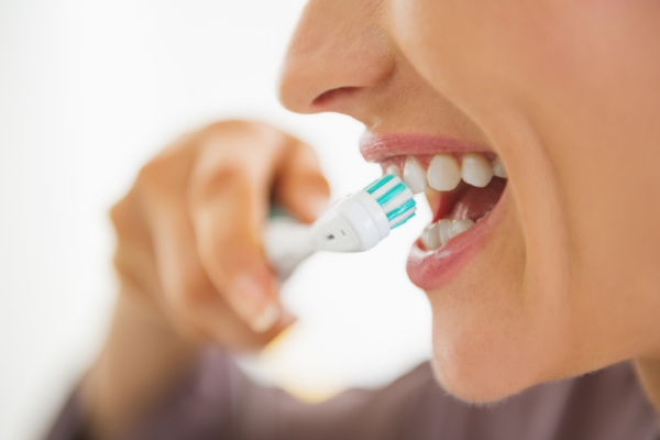 Cách khắc phục tình trạng răng bọc sứ bị chảy máu